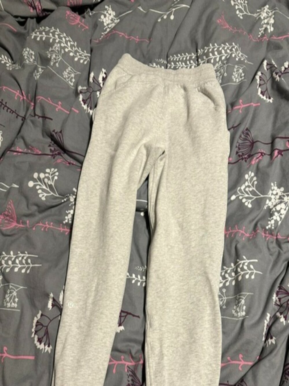 Lululemon size 6 sweatpants